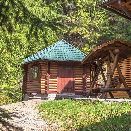 Садиба Данищуків Jaktstuga Verchovyna
